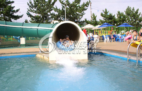 Çocuklar ve yetişkinler için özelleştirilmiş Dev Spiral Water Slide Park Ekipmanları Spray