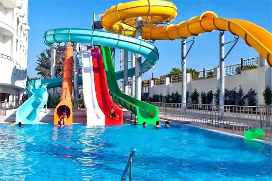 İyi bir fiyat. 18.5 Kw Su Parkı Kaydırma Oyunu Eğlence Yolculukları Çocuklar İçin Fiberglass Kaydırma Dışarıda çevrimiçi