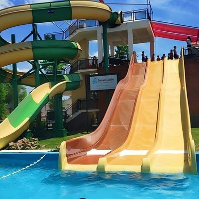 İyi bir fiyat. Açık Su Oyun Parkı Ekipmanı Oyun Alanı Cam Elyaf Su Kaydırma çevrimiçi