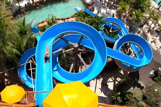 İyi bir fiyat. Summer Hot Selling Large-Scale Water Park Slide Fiberglass Spiral with Design Service Water Play Equlpment One-year Warranty çevrimiçi