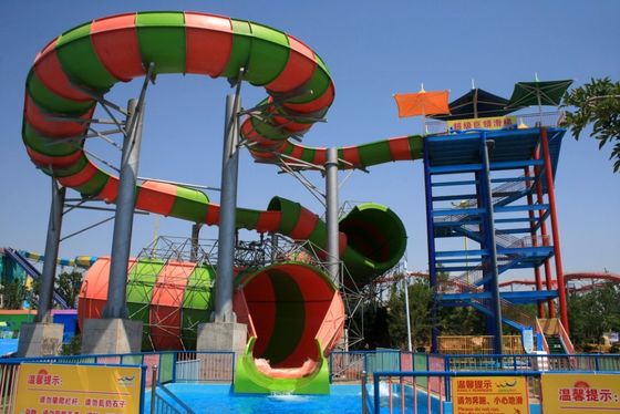 İyi bir fiyat. Geniş Aqua Park Kaydırağı Ticari Fiberglas Python Su Kaydırağı 15m Yükseklik çevrimiçi