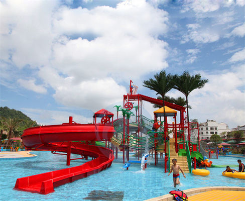 OEM Aqua Park Bahçesi Su Kaydırağı Fiberglas Büyük Su Sıçrama Evi