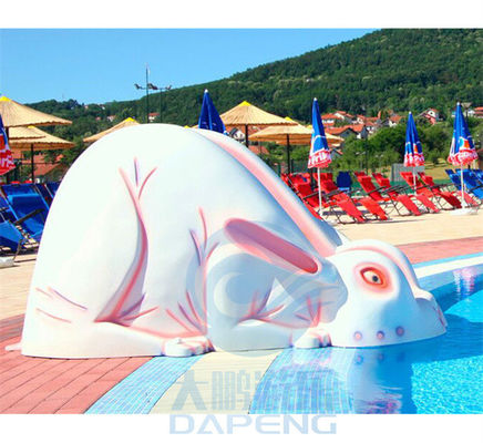 Yeni yürümeye başlayan çocuklar için Tavşan Şekilli Mini Havuz Kaydırağı Fiberglas Aqua Park Su Kaydırağı