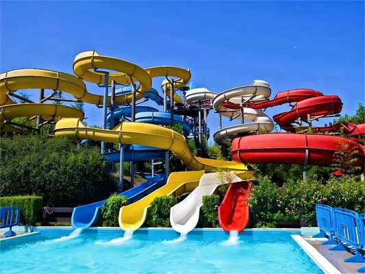 Yüzme havuzu cam lif su kaydırma açık hava macera parkı oyun alanı ekipmanları