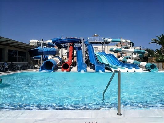 ODM Dışarıdaki Çocuk Oyun Alanı Ekipmanı Oyun Evi Çocuklar İçin Fiberglass Su Kaydırma