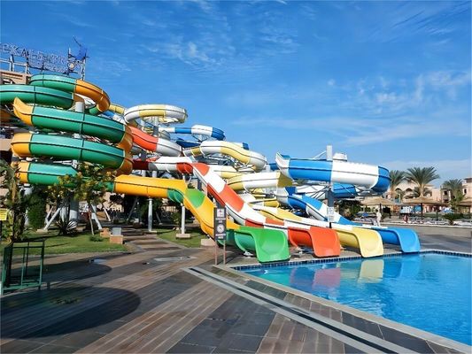Yüzme havuzu Çocuklar için Fiberglass Su Kaydırmaları Ticari Tema Parkı Oyun Alanı Eğlence Yolculukları