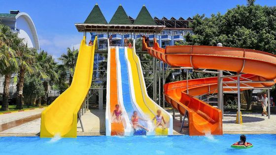 Açık Hava Çocuklar Su Parkı Oyun Alanı Yüzme Havuzu Ekipmanı Cam Lifesi Kaydırmalar