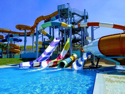 İyi bir fiyat. Mini Su Parkı Yüzme Havuzu Ekipmanı Çocuklar için Spiral Su Kaydırma Malzemeleri çevrimiçi