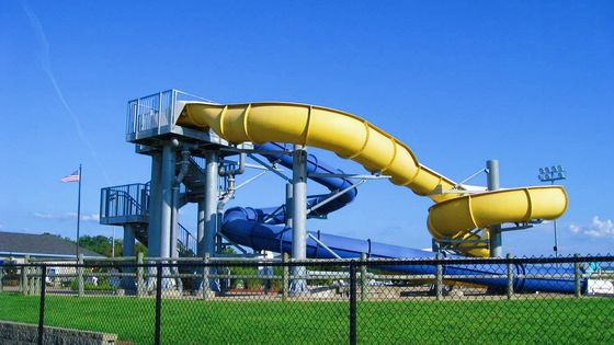İyi bir fiyat. OEM Çocuklar Su Parkı Oyun Alanı Yüzme Havuzu Açık Hava Oyunları Fiberglass Slide çevrimiçi