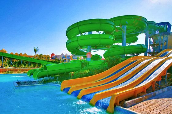 İyi bir fiyat. Su Oyun Parkı Popüler Aqua Spray Karnaval Spiral Tüp Fiberglass Su Kaydırma Çocuklar İçin çevrimiçi