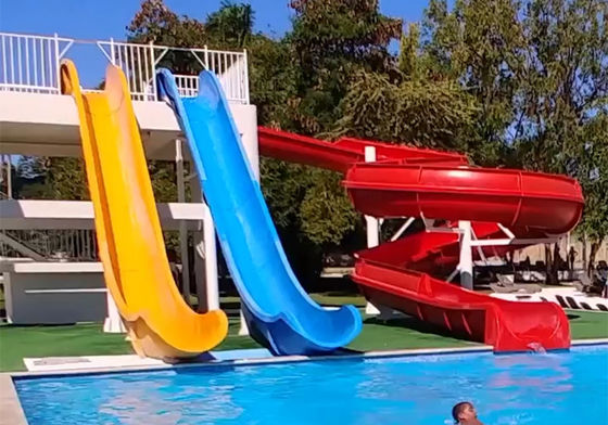 Su Parkı Ekipmanı Resort Cam Elyaflı Yüzme Havuzu Kaydırma Uçan Stil Su Kaydırması Çocuklar ve Yetişkinler İçin