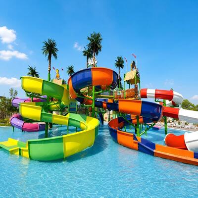 İyi bir fiyat. Ticari tatil ve otel için profesyonel büyük ölçekli cam lif su parkı kaydırma projesi çevrimiçi