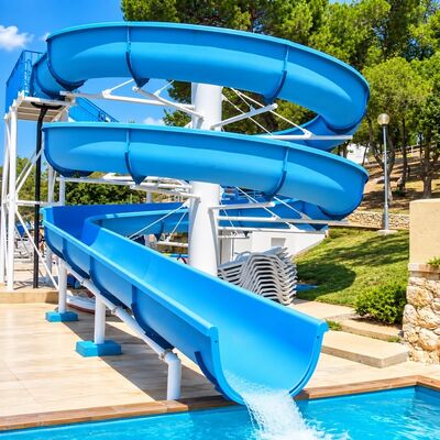 İyi bir fiyat. Yüzme Havuzu ve Su Parkları İçin Spiral Su Kaydırağı Fiberglas Eğri Kanal Özel Renk Gezisi çevrimiçi