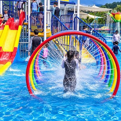 İyi bir fiyat. Gökkuşağı Halkası Splash Pads Su Oyunu Ekipmanı Fiberglass Spray Interactive Feature For Children'S Pool çevrimiçi