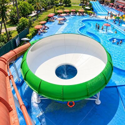 Kalite Yetişkin Yüzme Havuzu Su Parkları İçin Özel Renkli Fiberglas Uzay Kasesi Su Kaydırağı Fabrika